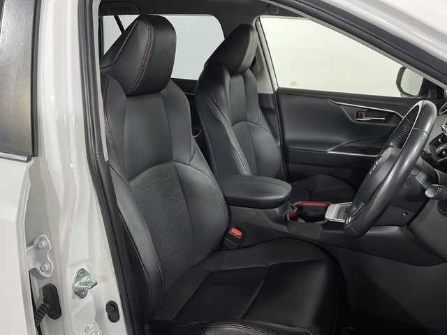 トヨタ ＲＡＶ４ アドベンチャー オフロードPKG 広島県 2021(令3)年 4.9万km スーパーホワイトⅡ ALPINE９型ナビ　/レーダークルーズコントロール　/バックカメラ　/フルセグ　/シートヒーター　/エアシート　/パワーシート　/レーンキープアシスト　/オートハイビーム　/衝突軽減ブレーキ　/ステアリングヒーター/純正18インチアルミホイール(225/60/R18)/エアバック（運転席/助手席/サイド/カーテン）