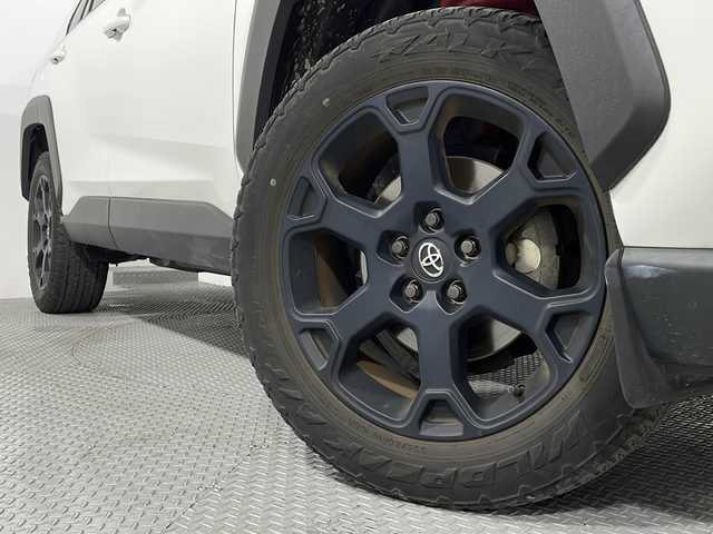 トヨタ ＲＡＶ４ アドベンチャー オフロードPKG 広島県 2021(令3)年 4.9万km スーパーホワイトⅡ ALPINE９型ナビ　/レーダークルーズコントロール　/バックカメラ　/フルセグ　/シートヒーター　/エアシート　/パワーシート　/レーンキープアシスト　/オートハイビーム　/衝突軽減ブレーキ　/ステアリングヒーター/純正18インチアルミホイール(225/60/R18)/エアバック（運転席/助手席/サイド/カーテン）