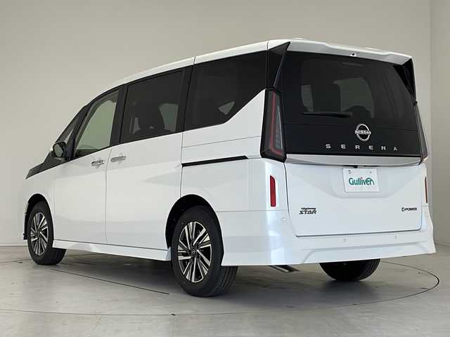 日産 セレナ e－パワー ハイウェイスター V 愛知県 2025(令7)年 0.1万km未満 プリズムホワイト 登録済未使用車/プロパイロット/衝突軽減システム/純正ディスプレイオーディオ（ナビあり）/全方位カメラ/両側パワースライドドア/レーダークルーズコントロール/フルセグ/Bluetooth/バックカメラ/コーナーセンサー/純正アルミホイール/ＥＴＣ２．０/ブラインドスポットモニター/LEDヘッドライト/インテリジェントミラー/オートマチックハイビーム/イージーオープン機能/ドライブレコーダー/ステアリングスイッチ/スマートキー/プッシュスタート