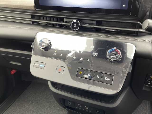 日産 セレナ e－パワー ハイウェイスター V 愛知県 2025(令7)年 0.1万km未満 プリズムホワイト 登録済未使用車/プロパイロット/衝突軽減システム/純正ディスプレイオーディオ（ナビあり）/全方位カメラ/両側パワースライドドア/レーダークルーズコントロール/フルセグ/Bluetooth/バックカメラ/コーナーセンサー/純正アルミホイール/ＥＴＣ２．０/ブラインドスポットモニター/LEDヘッドライト/インテリジェントミラー/オートマチックハイビーム/イージーオープン機能/ドライブレコーダー/ステアリングスイッチ/スマートキー/プッシュスタート