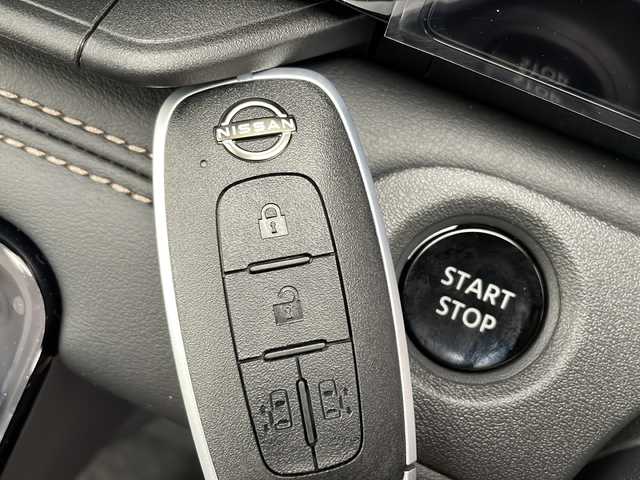 日産 セレナ e－パワー ハイウェイスター V 愛知県 2025(令7)年 0.1万km未満 プリズムホワイト 登録済未使用車/プロパイロット/衝突軽減システム/純正ディスプレイオーディオ（ナビあり）/全方位カメラ/両側パワースライドドア/レーダークルーズコントロール/フルセグ/Bluetooth/バックカメラ/コーナーセンサー/純正アルミホイール/ＥＴＣ２．０/ブラインドスポットモニター/LEDヘッドライト/インテリジェントミラー/オートマチックハイビーム/イージーオープン機能/ドライブレコーダー/ステアリングスイッチ/スマートキー/プッシュスタート
