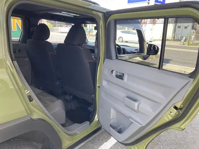 ダイハツ タフト G 兵庫県 2023(令5)年 1.7万km フォレストカーキメタリック ワンオーナー/社外ディスプレイオーディオ(FH-8500DVS)/CD/DVD/Bluetooth/FM/AM/バックカメラ/ETC/ガラスルーフ/衝突被害軽減ブレーキ/車線逸脱警報/先行車発進告知/ふらつき警報/ロードサインアシスト/LEDヘッドライト/フォグランプ/オートライト/前後クリアランスソナー/D/N シートヒーター/ステアリングスイッチ/プッシュスタート/電格ミラー/ルーフレール/革巻きステアリング/アイドリングストップ/横滑り防止装置/ISOFIX/ドアバイザー/フロアマット/スペアキー1本/新車時保証書/取扱説明書