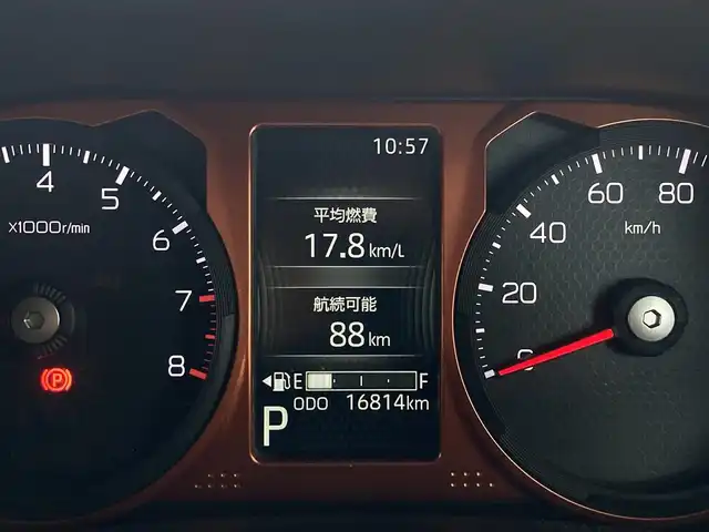 ダイハツ タフト G 兵庫県 2023(令5)年 1.7万km フォレストカーキメタリック ワンオーナー/社外ディスプレイオーディオ(FH-8500DVS)/CD/DVD/Bluetooth/FM/AM/バックカメラ/ETC/ガラスルーフ/衝突被害軽減ブレーキ/車線逸脱警報/先行車発進告知/ふらつき警報/ロードサインアシスト/LEDヘッドライト/フォグランプ/オートライト/前後クリアランスソナー/D/N シートヒーター/ステアリングスイッチ/プッシュスタート/電格ミラー/ルーフレール/革巻きステアリング/アイドリングストップ/横滑り防止装置/ISOFIX/ドアバイザー/フロアマット/スペアキー1本/新車時保証書/取扱説明書