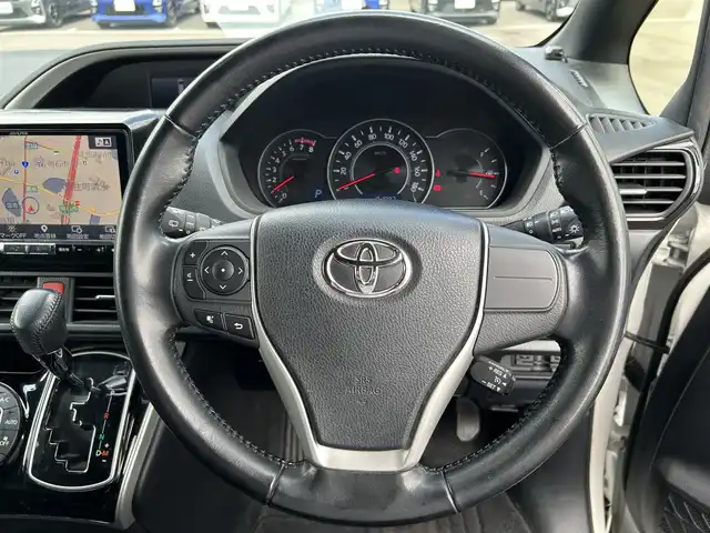 トヨタ ヴォクシー ZS 煌 兵庫県 2018(平30)年 9.2万km ホワイトパールクリスタルシャイン 先行者発信告知/クルーズコントロール/ドライブレコーダー/ステアリングスイッチ/ALPINEナビ/ALPINEフリップダウン/革巻きステアリング