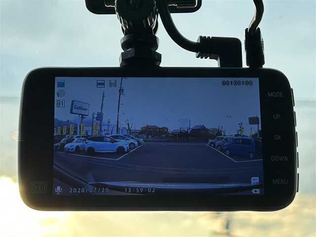 日産 セレナ ハイウェイスター V 愛媛県 2019(令1)年 10.7万km ブリリアントホワイトパール carrozzeria7型ナビ(ワンセグＴＶ/Bluetooth)/全周囲カメラ/両側電動スライド/プロパイロット/衝突被害軽減装置/車線逸脱防止装置/前後ドライブレコーダー/ブラインドスポットモニター/クリアランスソナー/パーキングアシスト/ETC2.0/電動パーキングブレーキ/LEDヘッドライト/オートライト/アイドリングストップ/現状サマー(純正AW)(195/60/R16)/DUNLOP ENASAVE RV505