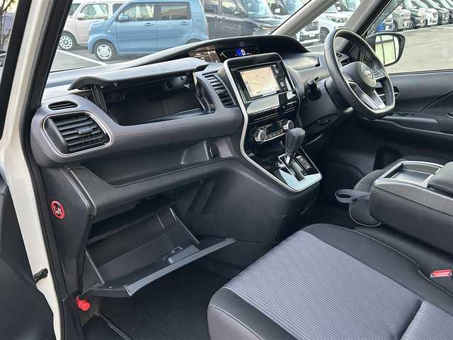 日産 セレナ ハイウェイスター V 愛媛県 2019(令1)年 10.7万km ブリリアントホワイトパール carrozzeria7型ナビ(ワンセグＴＶ/Bluetooth)/全周囲カメラ/両側電動スライド/プロパイロット/衝突被害軽減装置/車線逸脱防止装置/前後ドライブレコーダー/ブラインドスポットモニター/クリアランスソナー/パーキングアシスト/ETC2.0/電動パーキングブレーキ/LEDヘッドライト/オートライト/アイドリングストップ/現状サマー(純正AW)(195/60/R16)/DUNLOP ENASAVE RV505