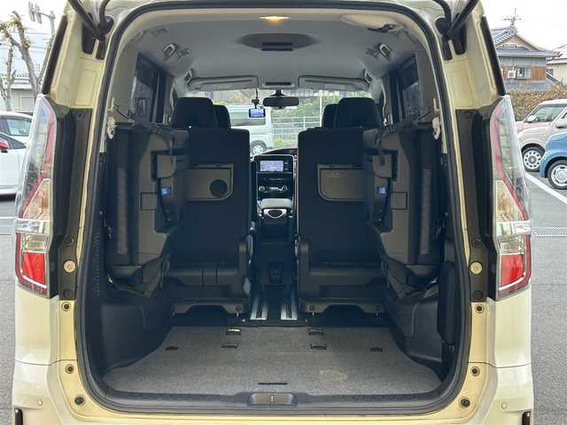 日産 セレナ ハイウェイスター V 愛媛県 2019(令1)年 10.7万km ブリリアントホワイトパール carrozzeria7型ナビ(ワンセグＴＶ/Bluetooth)/全周囲カメラ/両側電動スライド/プロパイロット/衝突被害軽減装置/車線逸脱防止装置/前後ドライブレコーダー/ブラインドスポットモニター/クリアランスソナー/パーキングアシスト/ETC2.0/電動パーキングブレーキ/LEDヘッドライト/オートライト/アイドリングストップ/現状サマー(純正AW)(195/60/R16)/DUNLOP ENASAVE RV505