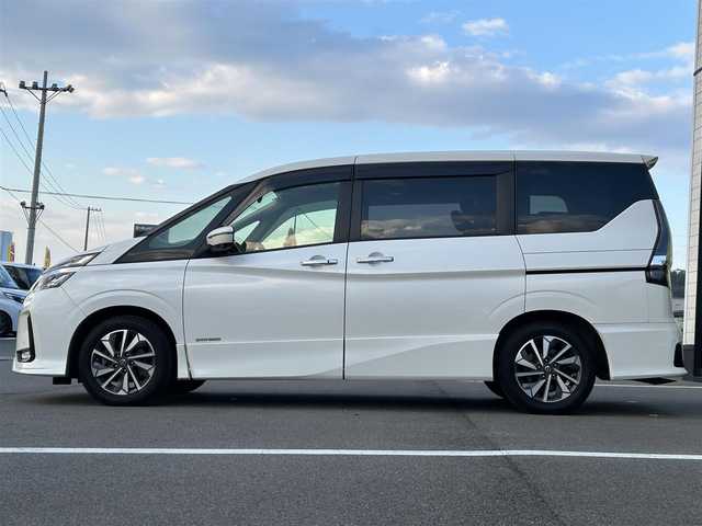 日産 セレナ ハイウェイスター V 愛媛県 2019(令1)年 10.7万km ブリリアントホワイトパール carrozzeria7型ナビ(ワンセグＴＶ/Bluetooth)/全周囲カメラ/両側電動スライド/プロパイロット/衝突被害軽減装置/車線逸脱防止装置/前後ドライブレコーダー/ブラインドスポットモニター/クリアランスソナー/パーキングアシスト/ETC2.0/電動パーキングブレーキ/LEDヘッドライト/オートライト/アイドリングストップ/現状サマー(純正AW)(195/60/R16)/DUNLOP ENASAVE RV505