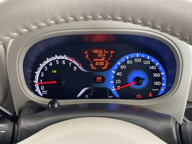 日産 キューブ 15X Vセレクション 愛知県 2018(平30)年 4.9万km ビターショコラ 純正ナビ/ワンセグ/CD DVD/Bluetooth/バックカメラ/純正アルミホイール/オートライト/ドライブレコーダー/ETC/ステアリングスイッチ/スマートキー/プッシュスタート