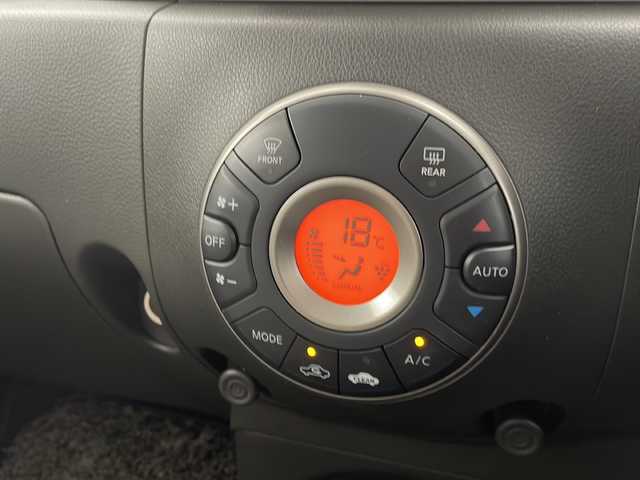 日産 キューブ 15X Vセレクション 愛知県 2018(平30)年 4.9万km ビターショコラ 純正ナビ/ワンセグ/CD DVD/Bluetooth/バックカメラ/純正アルミホイール/オートライト/ドライブレコーダー/ETC/ステアリングスイッチ/スマートキー/プッシュスタート