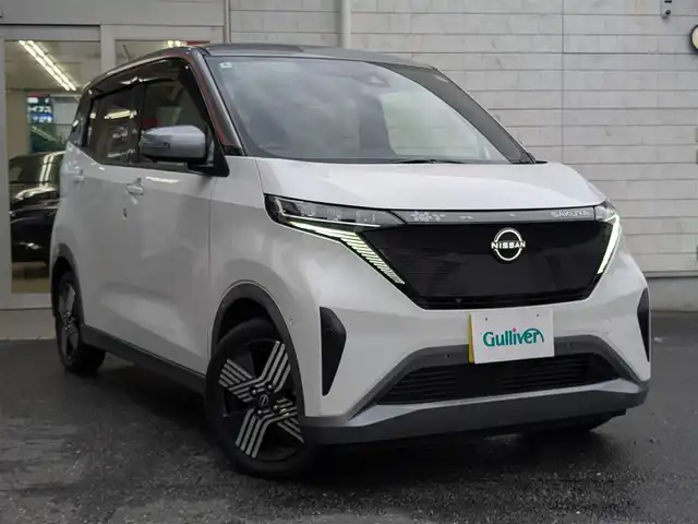 日産 サクラ G 埼玉県 2022(令4)年 1万km チタニウムグレーM/シルキーホワイト フルセグTV/Bluetoothオーディオ/ETC/ドライブレコーダー/アラウンドビューモニター/シートヒーター/ステアリングヒーター/追従機能付　クルーズコントロール/USB充電(Type-A、Type-C)/スマートキー×2/充電ケーブルあり