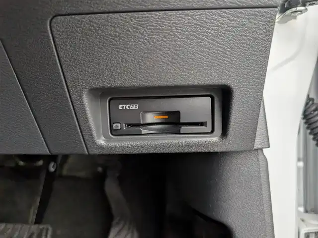 日産 サクラ G 埼玉県 2022(令4)年 1万km チタニウムグレーM/シルキーホワイト フルセグTV/Bluetoothオーディオ/ETC/ドライブレコーダー/アラウンドビューモニター/シートヒーター/ステアリングヒーター/追従機能付　クルーズコントロール/USB充電(Type-A、Type-C)/スマートキー×2/充電ケーブルあり