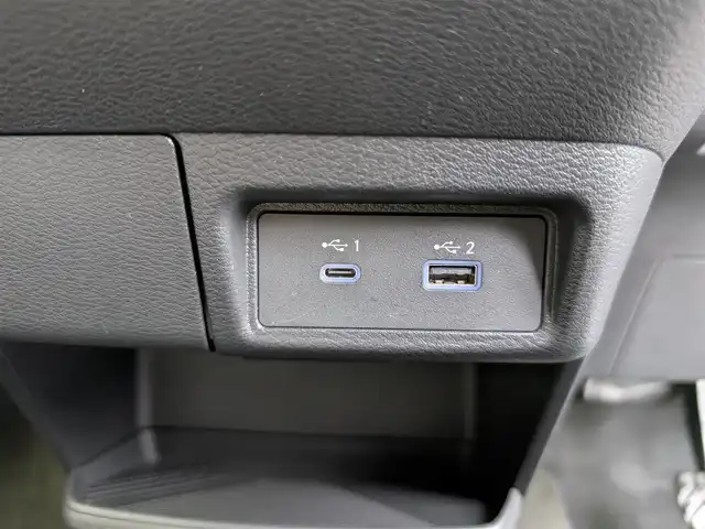 日産 サクラ G 埼玉県 2022(令4)年 1万km チタニウムグレーM/シルキーホワイト フルセグTV/Bluetoothオーディオ/ETC/ドライブレコーダー/アラウンドビューモニター/シートヒーター/ステアリングヒーター/追従機能付　クルーズコントロール/USB充電(Type-A、Type-C)/スマートキー×2/充電ケーブルあり