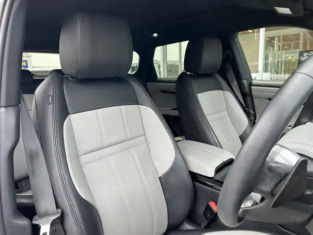 ランドローバー レンジローバーイヴォーク ファーストエディション 福岡県 2020(令2)年 3.9万km ユーロンホワイト ガラスルーフ/アダプティブクルーズコントロール/ブラインドスポットモニター/MERIDIAN/純正ナビ/Applecarplay/androidauto/フルセグTV/Bluetooth/全方位カメラ/ヘッドアップディスプレイ/グレー黒革コンビシート　/前席シートヒーター/パワーバックドア/LEDヘッドライト/デジタルインナーミラー/前後ドライブレコーダー/ETC2.0
