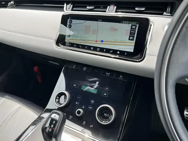 ランドローバー レンジローバーイヴォーク ファーストエディション 福岡県 2020(令2)年 3.9万km ユーロンホワイト ガラスルーフ/アダプティブクルーズコントロール/ブラインドスポットモニター/MERIDIAN/純正ナビ/Applecarplay/androidauto/フルセグTV/Bluetooth/全方位カメラ/ヘッドアップディスプレイ/グレー黒革コンビシート　/前席シートヒーター/パワーバックドア/LEDヘッドライト/デジタルインナーミラー/前後ドライブレコーダー/ETC2.0