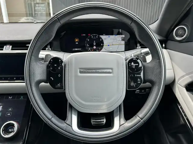 ランドローバー レンジローバーイヴォーク ファーストエディション 福岡県 2020(令2)年 3.9万km ユーロンホワイト ガラスルーフ/アダプティブクルーズコントロール/ブラインドスポットモニター/MERIDIAN/純正ナビ/Applecarplay/androidauto/フルセグTV/Bluetooth/全方位カメラ/ヘッドアップディスプレイ/グレー黒革コンビシート　/前席シートヒーター/パワーバックドア/LEDヘッドライト/デジタルインナーミラー/前後ドライブレコーダー/ETC2.0