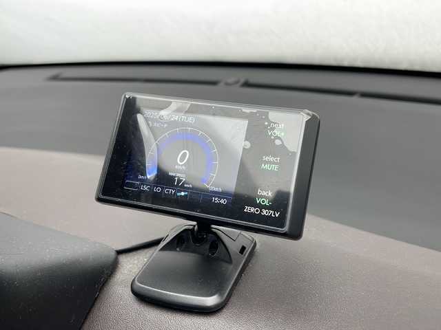トヨタ Ｃ－ＨＲ G 愛知県 2017(平29)年 9.7万km ホワイトパールクリスタルシャイン 衝突被害軽減ブレーキ/純正9インチSD（ナビなし）/モデリスタエアロパーツ/レーダークルーズコントロール/シートヒーター/フルセグTV/CD DVD/Bluetooth/バックカメラ/コーナーセンサー/純正アルミホイール/ブラインドスポットモニター/LEDヘッドライト/オートマチックハイビーム/ドライブレコーダー/ETC/ステアリングスイッチ/スマートキー/プッシュスタート