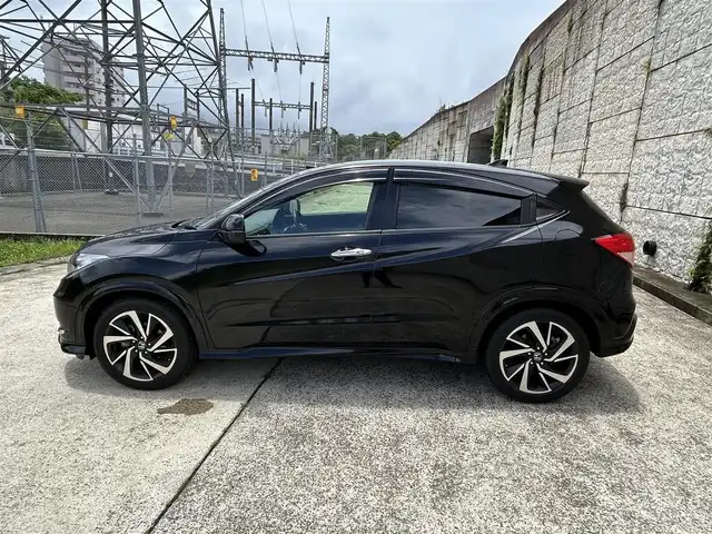 ホンダ ヴェゼル RS ホンダセンシング 長崎県 2016(平28)年 6万km クリスタルブラックパール 8型インターナビ/(CD/DVD/BT/フルセグ)/バックカメラ/衝突軽減ブレーキ/レーンアシスト/レーダークルーズ/ビルトインETC/ハーフレザーシート/シートヒーター/パドルシフト/オートライト/純正18インチAW/USB/HDMI