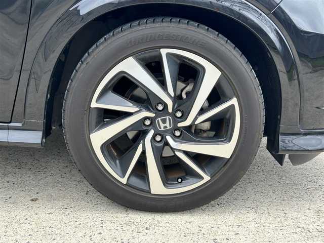 ホンダ ヴェゼル RS ホンダセンシング 長崎県 2016(平28)年 6万km クリスタルブラックパール 8型インターナビ/(CD/DVD/BT/フルセグ)/バックカメラ/衝突軽減ブレーキ/レーンアシスト/レーダークルーズ/ビルトインETC/ハーフレザーシート/シートヒーター/パドルシフト/オートライト/純正18インチAW/USB/HDMI