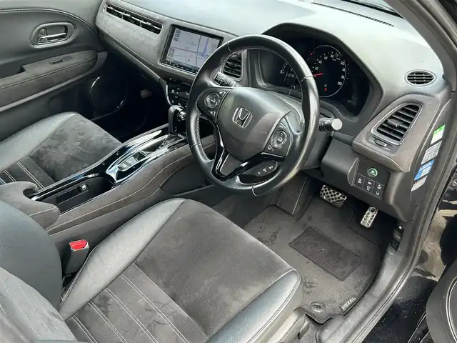 ホンダ ヴェゼル RS ホンダセンシング 長崎県 2016(平28)年 6万km クリスタルブラックパール 8型インターナビ/(CD/DVD/BT/フルセグ)/バックカメラ/衝突軽減ブレーキ/レーンアシスト/レーダークルーズ/ビルトインETC/ハーフレザーシート/シートヒーター/パドルシフト/オートライト/純正18インチAW/USB/HDMI