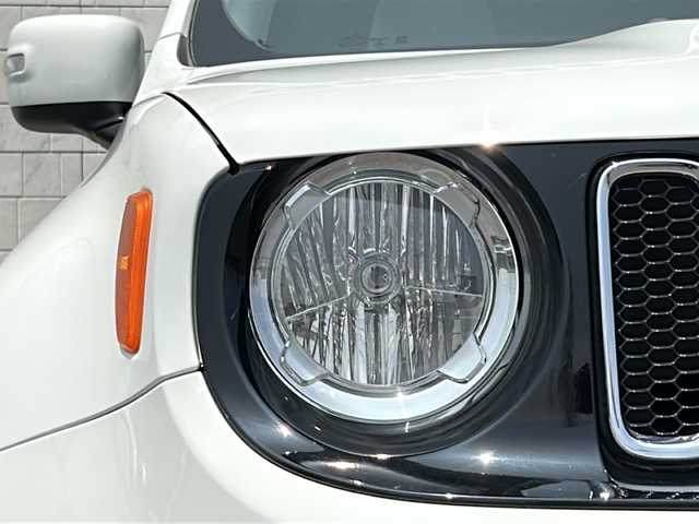 クライスラー・ジープ ジープ レネゲード ロンジチュード 茨城県 2017(平29)年 4.1万km 白 社外メモリナビ【AVIC-RL801】/(地デジTV・CD・DVD・BT・ラジオ再生)/Beatsプレミアムサウンドシステム/クルーズコントロール/バックカメラ/ドライブレコーダー/ETC/オートライト/純正16inアルミホイール/純正フロアマット/スマートキー/スペアキー/取扱説明書/保証書