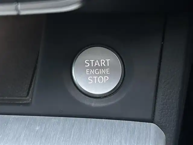 アウディ Ｑ５ 2．0TFSIクワトロ スポーツ 岡山県 2018(平30)年 5.8万km 白 MMIナビ/フルセグTV、CD、DVD、Bluettooth/AM、FM/全方位カメラ/パークアシスト/アダブティブクルーズコントロール/前席シートヒーター/前席パワーシート/運転席メモリーシート/パワーバックドア/パドルシフト/ハーフレザーシート/ビルトインETC2.0