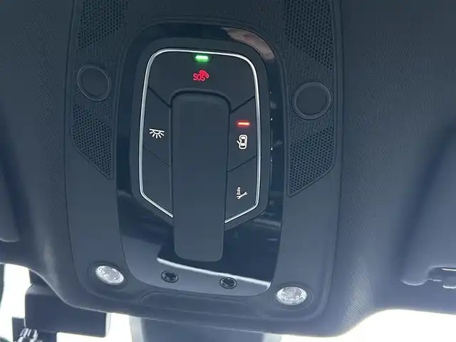 アウディ Ｑ５ 2．0TFSIクワトロ スポーツ 岡山県 2018(平30)年 5.8万km 白 MMIナビ/フルセグTV、CD、DVD、Bluettooth/AM、FM/全方位カメラ/パークアシスト/アダブティブクルーズコントロール/前席シートヒーター/前席パワーシート/運転席メモリーシート/パワーバックドア/パドルシフト/ハーフレザーシート/ビルトインETC2.0