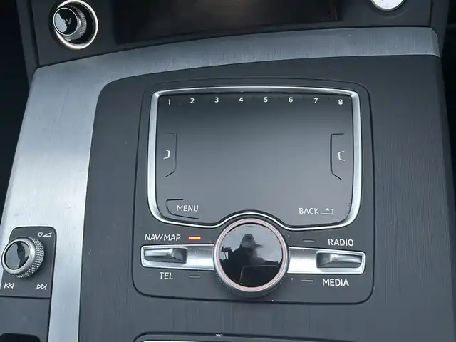 アウディ Ｑ５ 2．0TFSIクワトロ スポーツ 岡山県 2018(平30)年 5.8万km 白 MMIナビ/フルセグTV、CD、DVD、Bluettooth/AM、FM/全方位カメラ/パークアシスト/アダブティブクルーズコントロール/前席シートヒーター/前席パワーシート/運転席メモリーシート/パワーバックドア/パドルシフト/ハーフレザーシート/ビルトインETC2.0