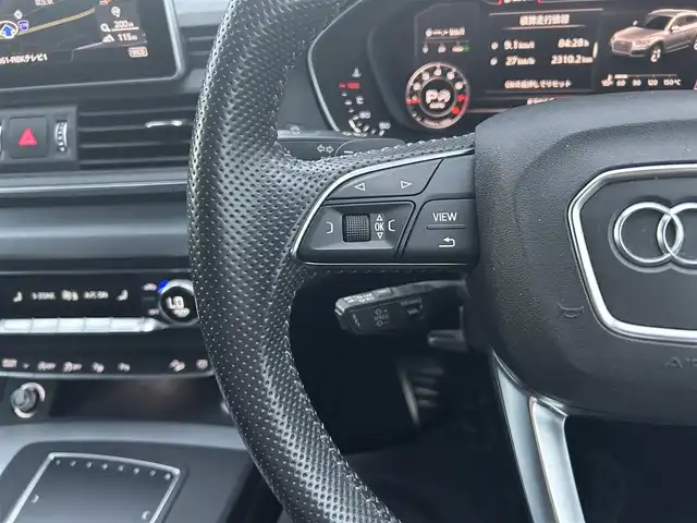 アウディ Ｑ５ 2．0TFSIクワトロ スポーツ 岡山県 2018(平30)年 5.8万km 白 MMIナビ/フルセグTV、CD、DVD、Bluettooth/AM、FM/全方位カメラ/パークアシスト/アダブティブクルーズコントロール/前席シートヒーター/前席パワーシート/運転席メモリーシート/パワーバックドア/パドルシフト/ハーフレザーシート/ビルトインETC2.0