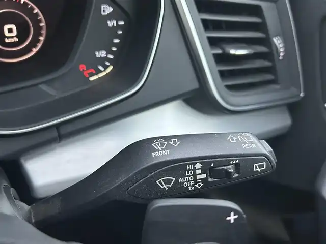 アウディ Ｑ５ 2．0TFSIクワトロ スポーツ 岡山県 2018(平30)年 5.8万km 白 MMIナビ/フルセグTV、CD、DVD、Bluettooth/AM、FM/全方位カメラ/パークアシスト/アダブティブクルーズコントロール/前席シートヒーター/前席パワーシート/運転席メモリーシート/パワーバックドア/パドルシフト/ハーフレザーシート/ビルトインETC2.0