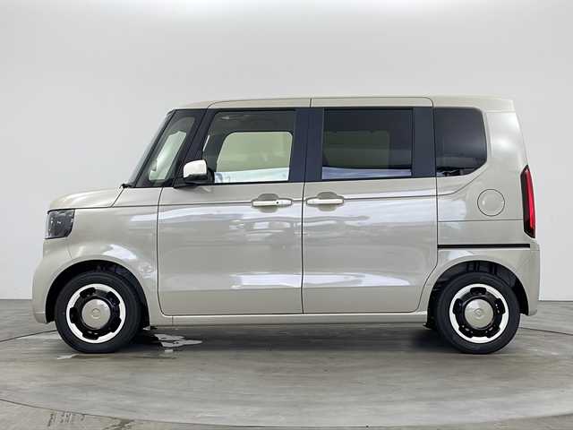ホンダ Ｎ ＢＯＸ ファッションスタイル 兵庫県 2025(令7)年 0.1千km プレミアムアイボリーパールⅡ ・純正ナビ/Bluetooth/DVD/SD/Apple car play/・バックカメラ/・Honda SENSING/・衝突軽減ブレーキ/・先行車発進お知らせ機能/・歩行者事故低減ステアリング/・路外逸脱抑制機能/・標識認識機能/・渋滞追従機能付アダプティブクルーズコントロール/・車線維持支援システム/・オートハイビーム/・誤発進抑制機能/・後方誤発進抑制機能/・近距離衝突軽減ブレーキ/・横滑り防止装置/・パーキングセンサーシステム/・電動パーキングブレーキ/・ブレーキホールド/・前席シートヒーター/・両側パワースライドドア/・LEDオートライト/・ヘッドライトレベライザー/・プッシュスタートボタン/・スペアキー