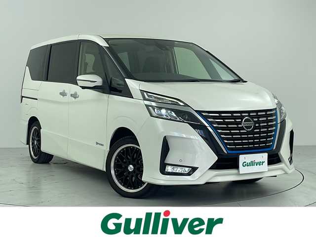 日産 セレナ e－パワー ハイウェイスター V 大阪府 2022(令4)年 5.7万km ブリリアントホワイトパール 360度セーフティサポート/　・エマージェンシーブレーキ/　・踏み間違い防止アシスト/　・車線逸脱防止支援システム/　・車線逸脱警報機能/　・後側方衝突防止支援システム/　・後側方車両検知警報/　・標識認識機能/プロパイロット/アラウンドビューモニター/両側パワースライドドア/レーダークルーズコントロール/LEDヘッドライト/ハイビームアシスト/フォグランプ/コーナーセンサー/スマートキー/ETC