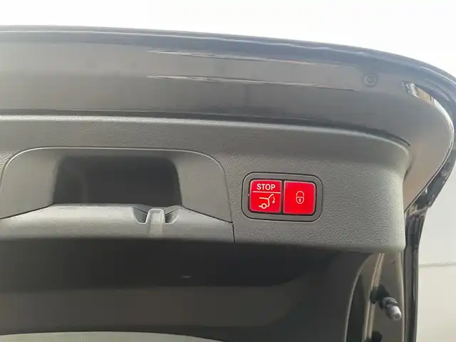 メルセデス・ベンツ ＧＬＣ２２０ d 4マチック クーペ 道東・釧路十勝 2022(令4)年 2.4万km 黒 4WD/ワンオーナー/ドライビングスタンスパッケージ/・カメラ＆パーキング/・道路標識アシステム/・アクティブレーンキープアシスト/・アクティブブレーキアシスト/・アクティブクルーズコントロール/・アクティブステアリングアシスト/・オートマチックハイビームコントロールプラス/・マルチビームLED/・ブラインドスポットアシスト/エクステリアAMGライン/・フロントグリル/・フロント＆リアバンパー/・19インチAW/AMGスタイリング/・フロントスポイラー/・サイドスカート/セミアクティブエアサスペンション/純正メーカーナビ/ (FM/AM/BT/USB)/フルセグTV/バックカメラ/全方位カメラ/ETC/革巻きステアリング/ステアリングスイッチ/パドルシフト/レザーシート/パワーシート/ (運転席/助手席)/シートヒーター/ (全席)/メモリーシート/ (運転席/助手席)/プッシュスタート/スマートキー/スペアキー/オートライト/純正LEDヘッドライト/電動格納ミラー/純正フロアマット/アイドリングストップ/横滑り防止装置/取扱説明書/保証書