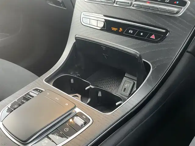 メルセデス・ベンツ ＧＬＣ２２０ d 4マチック クーペ 道東・釧路十勝 2022(令4)年 2.4万km 黒 4WD/ワンオーナー/ドライビングスタンスパッケージ/・カメラ＆パーキング/・道路標識アシステム/・アクティブレーンキープアシスト/・アクティブブレーキアシスト/・アクティブクルーズコントロール/・アクティブステアリングアシスト/・オートマチックハイビームコントロールプラス/・マルチビームLED/・ブラインドスポットアシスト/エクステリアAMGライン/・フロントグリル/・フロント＆リアバンパー/・19インチAW/AMGスタイリング/・フロントスポイラー/・サイドスカート/セミアクティブエアサスペンション/純正メーカーナビ/ (FM/AM/BT/USB)/フルセグTV/バックカメラ/全方位カメラ/ETC/革巻きステアリング/ステアリングスイッチ/パドルシフト/レザーシート/パワーシート/ (運転席/助手席)/シートヒーター/ (全席)/メモリーシート/ (運転席/助手席)/プッシュスタート/スマートキー/スペアキー/オートライト/純正LEDヘッドライト/電動格納ミラー/純正フロアマット/アイドリングストップ/横滑り防止装置/取扱説明書/保証書