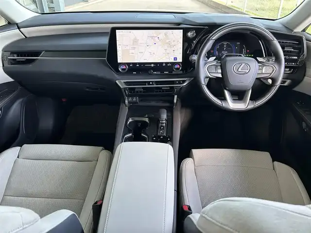 レクサス ＲＸ 350h バージョンL 茨城県 2024(令6)年 0.9万km ソニッククォーツ ワンオーナー/純正ナビ/（AM.FM.BT.Applecarplay）/フルセグTV/360°カメラ/ETC2.0/パノラマSR/白半革シート/デジタルインナーミラー/HUD/D/N席パワーシート/D/N席シートヒーター/D/N席ベンチレーション/ステラリングヒーター/パワーバックドア/オートホールド/LEDヘッドライト/オートライト/オートハイビーム