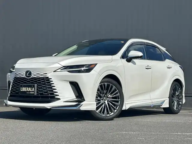 レクサス ＲＸ 350h バージョンL 茨城県 2024(令6)年 0.9万km ソニッククォーツ ワンオーナー/純正ナビ/（AM.FM.BT.Applecarplay）/フルセグTV/360°カメラ/ETC2.0/パノラマSR/白半革シート/デジタルインナーミラー/HUD/D/N席パワーシート/D/N席シートヒーター/D/N席ベンチレーション/ステラリングヒーター/パワーバックドア/オートホールド/LEDヘッドライト/オートライト/オートハイビーム
