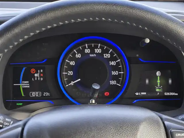 ホンダ シャトル ハイブリッド Z 鹿児島県 2015(平27)年 2.7万km ミッドナイトブルービームM 〇ストラーダナビ/〇フルセグTV/〇バックカメラ/〇ETC/〇クルーズコントロール/〇シティブレーキアクティブシステム/〇SRSエアバッグ/〇オートライト/〇LEDヘッドランプ/〇プラズマクラスター付オートエアコン/〇革巻きステアリングホイール/〇ステアリングスイッチ/〇パドルシフト/〇合皮/ファブリックコンビシート/〇シートヒーター/〇純正16インチアルミホイール/〇シルバールーフレール/〇スマートエントリー/スタートシステム/〇禁煙車