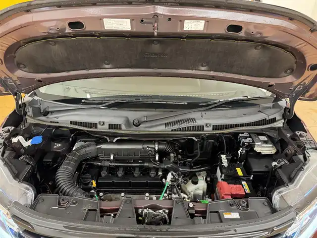 スズキ ソリオ HV SZ 群馬県 2023(令5)年 5.5万km メロウディープレッドパール スズキセーフティサポート/・デュアルカメラブレーキサポート/・誤発進抑制機能/・後退時ブレーキサポート/・車線逸脱警報機能/・車線逸脱抑制機能/・ふらつき警報機能/・標識認識機能/・先行車発進お知らせ機能/純正10インチナビ/・フルセグTV/・BT/DVD/CD/SD/・FM/AM/全方位モニター/ビルトインETC/両側パワースライドドア/ヘッドアップディスプレイ/革巻きステアリング/ステアリングスイッチ/パドルシフト/前席シートヒーター/スマートキー/プッシュスタート/LEDヘッドライト/フォグランプ/オートライト/オートマチックハイビーム/リヤサーキュレーター/純正15インチAW/純正フロアマット/純正ドアバイザー/電動格納ウィンカーミラー/横滑り防止機能