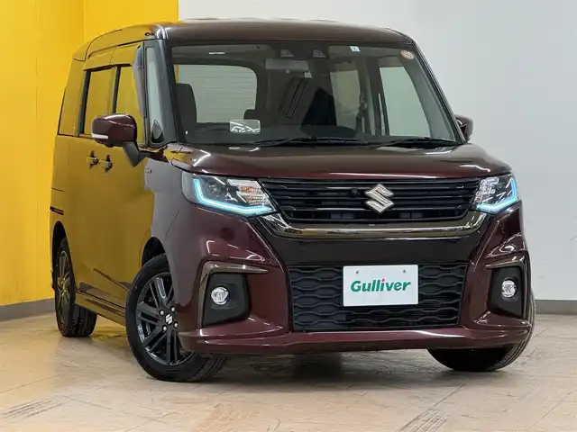 スズキ ソリオ HV SZ 群馬県 2023(令5)年 5.5万km メロウディープレッドパール スズキセーフティサポート/・デュアルカメラブレーキサポート/・誤発進抑制機能/・後退時ブレーキサポート/・車線逸脱警報機能/・車線逸脱抑制機能/・ふらつき警報機能/・標識認識機能/・先行車発進お知らせ機能/純正10インチナビ/・フルセグTV/・BT/DVD/CD/SD/・FM/AM/全方位モニター/ビルトインETC/両側パワースライドドア/ヘッドアップディスプレイ/革巻きステアリング/ステアリングスイッチ/パドルシフト/前席シートヒーター/スマートキー/プッシュスタート/LEDヘッドライト/フォグランプ/オートライト/オートマチックハイビーム/リヤサーキュレーター/純正15インチAW/純正フロアマット/純正ドアバイザー/電動格納ウィンカーミラー/横滑り防止機能