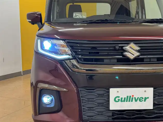 スズキ ソリオ HV SZ 群馬県 2023(令5)年 5.5万km メロウディープレッドパール スズキセーフティサポート/・デュアルカメラブレーキサポート/・誤発進抑制機能/・後退時ブレーキサポート/・車線逸脱警報機能/・車線逸脱抑制機能/・ふらつき警報機能/・標識認識機能/・先行車発進お知らせ機能/純正10インチナビ/・フルセグTV/・BT/DVD/CD/SD/・FM/AM/全方位モニター/ビルトインETC/両側パワースライドドア/ヘッドアップディスプレイ/革巻きステアリング/ステアリングスイッチ/パドルシフト/前席シートヒーター/スマートキー/プッシュスタート/LEDヘッドライト/フォグランプ/オートライト/オートマチックハイビーム/リヤサーキュレーター/純正15インチAW/純正フロアマット/純正ドアバイザー/電動格納ウィンカーミラー/横滑り防止機能