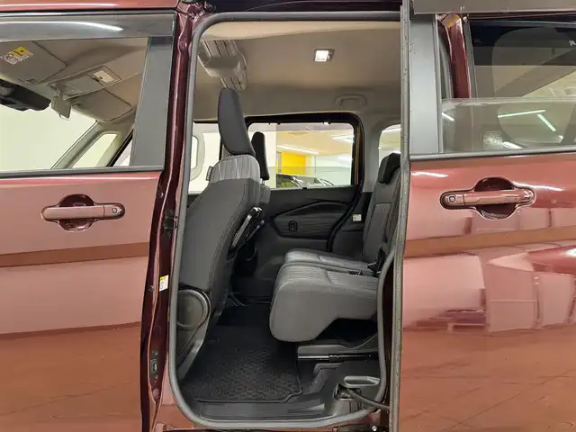 スズキ ソリオ HV SZ 群馬県 2023(令5)年 5.5万km メロウディープレッドパール スズキセーフティサポート/・デュアルカメラブレーキサポート/・誤発進抑制機能/・後退時ブレーキサポート/・車線逸脱警報機能/・車線逸脱抑制機能/・ふらつき警報機能/・標識認識機能/・先行車発進お知らせ機能/純正10インチナビ/・フルセグTV/・BT/DVD/CD/SD/・FM/AM/全方位モニター/ビルトインETC/両側パワースライドドア/ヘッドアップディスプレイ/革巻きステアリング/ステアリングスイッチ/パドルシフト/前席シートヒーター/スマートキー/プッシュスタート/LEDヘッドライト/フォグランプ/オートライト/オートマチックハイビーム/リヤサーキュレーター/純正15インチAW/純正フロアマット/純正ドアバイザー/電動格納ウィンカーミラー/横滑り防止機能