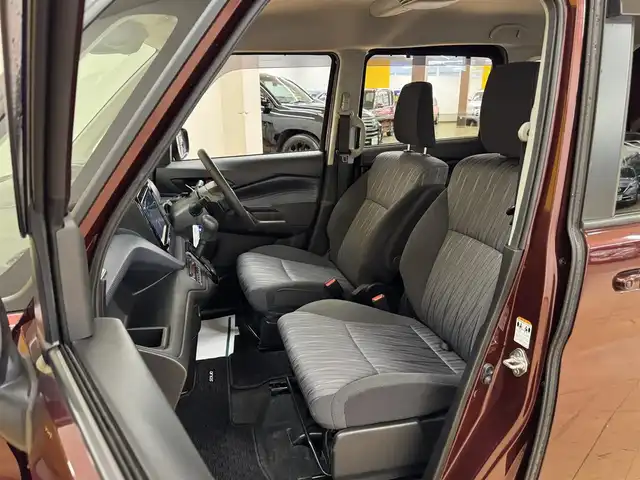 スズキ ソリオ HV SZ 群馬県 2023(令5)年 5.5万km メロウディープレッドパール スズキセーフティサポート/・デュアルカメラブレーキサポート/・誤発進抑制機能/・後退時ブレーキサポート/・車線逸脱警報機能/・車線逸脱抑制機能/・ふらつき警報機能/・標識認識機能/・先行車発進お知らせ機能/純正10インチナビ/・フルセグTV/・BT/DVD/CD/SD/・FM/AM/全方位モニター/ビルトインETC/両側パワースライドドア/ヘッドアップディスプレイ/革巻きステアリング/ステアリングスイッチ/パドルシフト/前席シートヒーター/スマートキー/プッシュスタート/LEDヘッドライト/フォグランプ/オートライト/オートマチックハイビーム/リヤサーキュレーター/純正15インチAW/純正フロアマット/純正ドアバイザー/電動格納ウィンカーミラー/横滑り防止機能