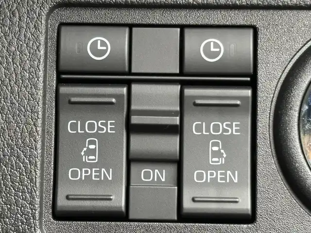 ダイハツ ムーヴ キャンバス ストライプス G 山口県 2023(令5)年 2.1万km シャイニングホワイトパール/スムーズグレーマイカメタリック 純正ナビ/9インチスマホ連携デイスプレイオーディオ/BT/HDMI/フルセグTV/両側パワースライド/前方ドライブレコーダー/衝突軽減ブレーキ/コーナーセンサー/フォグランプ/オートライト/オートホールド/保温機能付きカップホルダー/電動格納ミラー/純正フロアマット