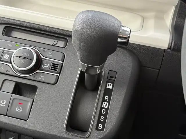 ダイハツ ムーヴ キャンバス ストライプス G 山口県 2023(令5)年 2.1万km シャイニングホワイトパール/スムーズグレーマイカメタリック 純正ナビ/9インチスマホ連携デイスプレイオーディオ/BT/HDMI/フルセグTV/両側パワースライド/前方ドライブレコーダー/衝突軽減ブレーキ/コーナーセンサー/フォグランプ/オートライト/オートホールド/保温機能付きカップホルダー/電動格納ミラー/純正フロアマット