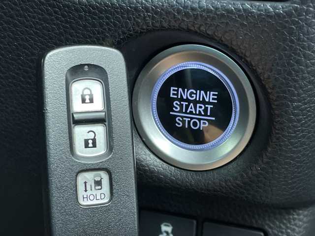 ホンダ Ｎ ＢＯＸ カスタム G L ホンダセンシング 新潟県 2018(平30)年 5万km クリスタルブラックパール ホンダセンシング/　・衝突軽減ブレーキ/　・レーダークルーズコントロール/　・レーンキープアシスト/純正ディーラーOPナビ/　・フルセグTV/　・バックカメラ/　・Bluetooth/　・DVD再生機能/　・USB接続/ビルトインETC/片側パワースライドドア/オートライト/オートハイビーム/LEDヘッドライト/プッシュスタート/電動格納ミラー/ウィンカーミラー/ベンチシート/ステアリングスイッチ/アイドリングストップ/純正フロアマット/ドアバイザー/純正AW付き夏タイヤ積込み