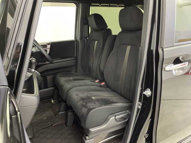 ホンダ Ｎ ＢＯＸ カスタム G L ホンダセンシング 新潟県 2018(平30)年 5万km クリスタルブラックパール ホンダセンシング/　・衝突軽減ブレーキ/　・レーダークルーズコントロール/　・レーンキープアシスト/純正ディーラーOPナビ/　・フルセグTV/　・バックカメラ/　・Bluetooth/　・DVD再生機能/　・USB接続/ビルトインETC/片側パワースライドドア/オートライト/オートハイビーム/LEDヘッドライト/プッシュスタート/電動格納ミラー/ウィンカーミラー/ベンチシート/ステアリングスイッチ/アイドリングストップ/純正フロアマット/ドアバイザー/純正AW付き夏タイヤ積込み