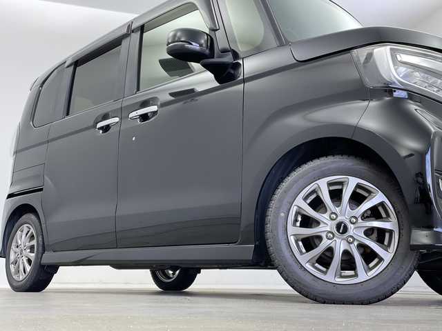 ホンダ Ｎ ＢＯＸ カスタム G L ホンダセンシング 新潟県 2018(平30)年 5万km クリスタルブラックパール ホンダセンシング/　・衝突軽減ブレーキ/　・レーダークルーズコントロール/　・レーンキープアシスト/純正ディーラーOPナビ/　・フルセグTV/　・バックカメラ/　・Bluetooth/　・DVD再生機能/　・USB接続/ビルトインETC/片側パワースライドドア/オートライト/オートハイビーム/LEDヘッドライト/プッシュスタート/電動格納ミラー/ウィンカーミラー/ベンチシート/ステアリングスイッチ/アイドリングストップ/純正フロアマット/ドアバイザー/純正AW付き夏タイヤ積込み