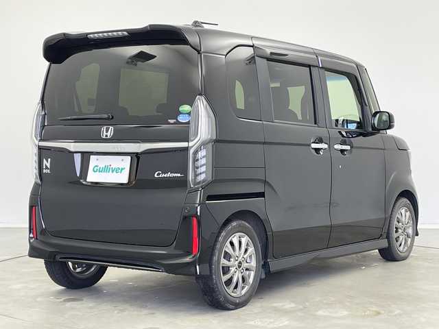 ホンダ Ｎ ＢＯＸ カスタム G L ホンダセンシング 新潟県 2018(平30)年 5万km クリスタルブラックパール ホンダセンシング/　・衝突軽減ブレーキ/　・レーダークルーズコントロール/　・レーンキープアシスト/純正ディーラーOPナビ/　・フルセグTV/　・バックカメラ/　・Bluetooth/　・DVD再生機能/　・USB接続/ビルトインETC/片側パワースライドドア/オートライト/オートハイビーム/LEDヘッドライト/プッシュスタート/電動格納ミラー/ウィンカーミラー/ベンチシート/ステアリングスイッチ/アイドリングストップ/純正フロアマット/ドアバイザー/純正AW付き夏タイヤ積込み