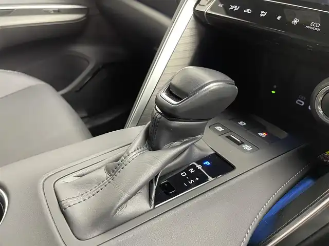 トヨタ ハリアー ハイブリッド Z 道央・札幌 2024(令6)年 3.4万km プラチナホワイトパールマイカ ・４WD/・寒冷地仕様/・12.3インチディスプレイオーディオ/　BT/フルセグ/USB/AppleCarPlay/・JBLサウンド/・ワイヤレス充電/・バックカメラ/・パワーバックドア/・デジタルインナーミラー/・レーダークルーズコントロール/・プリクラッシュセーフティ/・横滑り防止装置/・前後コーナーセンサー/・レーンキープアシスト/・BSM/・RCTA/・オートライト/・オートマチックハイビーム/・LEDヘッドライト/・運転席パワーシート/・ハーフレザーシート/・MTモード付AT/・スマートキー/・プッシュスタート/・純正フロアマット/・純正AW19インチ/・フロントフォグランプ/・ドアバイザー/・純正AW17インチ冬タイヤ積込