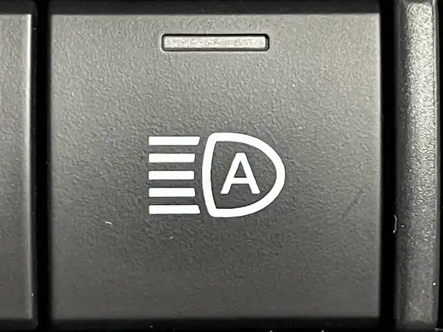 トヨタ ハリアー ハイブリッド Z 道央・札幌 2024(令6)年 3.4万km プラチナホワイトパールマイカ ・４WD/・寒冷地仕様/・12.3インチディスプレイオーディオ/　BT/フルセグ/USB/AppleCarPlay/・JBLサウンド/・ワイヤレス充電/・バックカメラ/・パワーバックドア/・デジタルインナーミラー/・レーダークルーズコントロール/・プリクラッシュセーフティ/・横滑り防止装置/・前後コーナーセンサー/・レーンキープアシスト/・BSM/・RCTA/・オートライト/・オートマチックハイビーム/・LEDヘッドライト/・運転席パワーシート/・ハーフレザーシート/・MTモード付AT/・スマートキー/・プッシュスタート/・純正フロアマット/・純正AW19インチ/・フロントフォグランプ/・ドアバイザー/・純正AW17インチ冬タイヤ積込